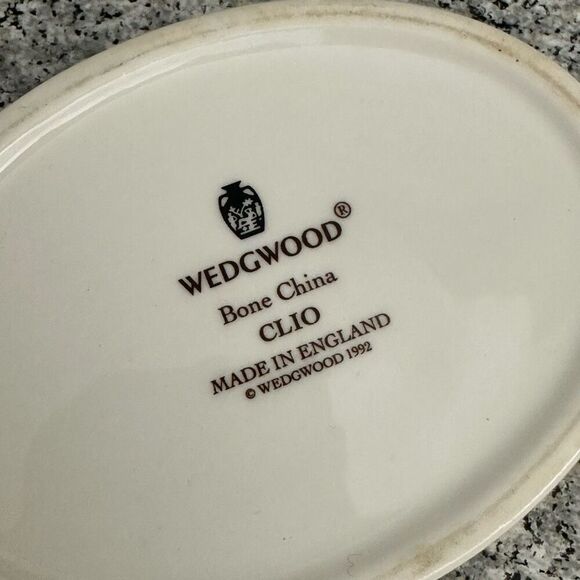 Wedgwood Clio 1992 Bone China Oval Trinket Box w/ Lid Floral Accent‎ Vintage - Picture 6 of 9